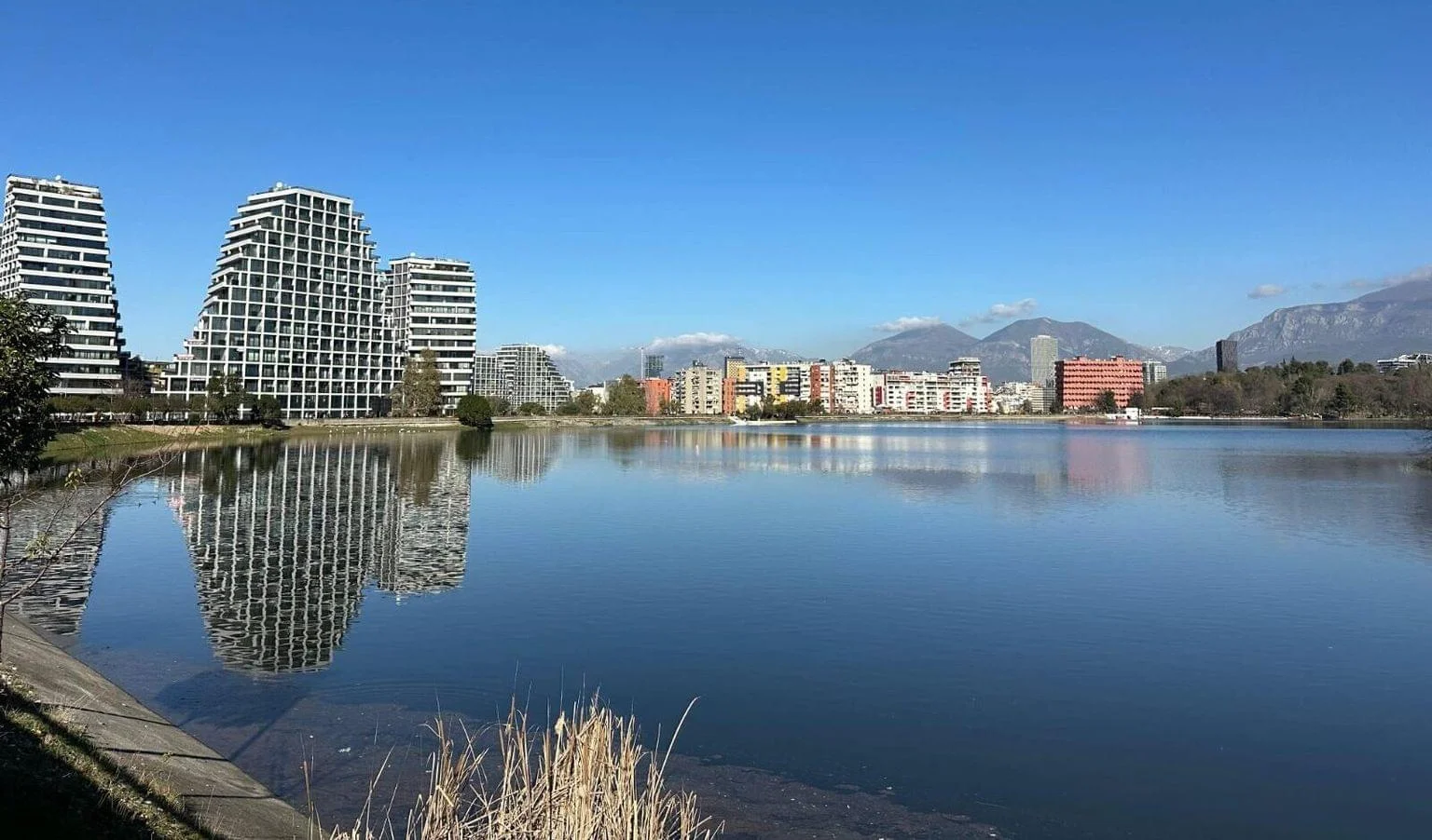 Grand-Lake-Tirana